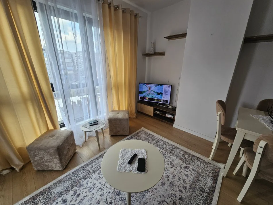 Tirane, jepet me qera apartament 1+1+Ballkon Kati 3, 62 m² 600 € (Rruga Medar Shtylla)