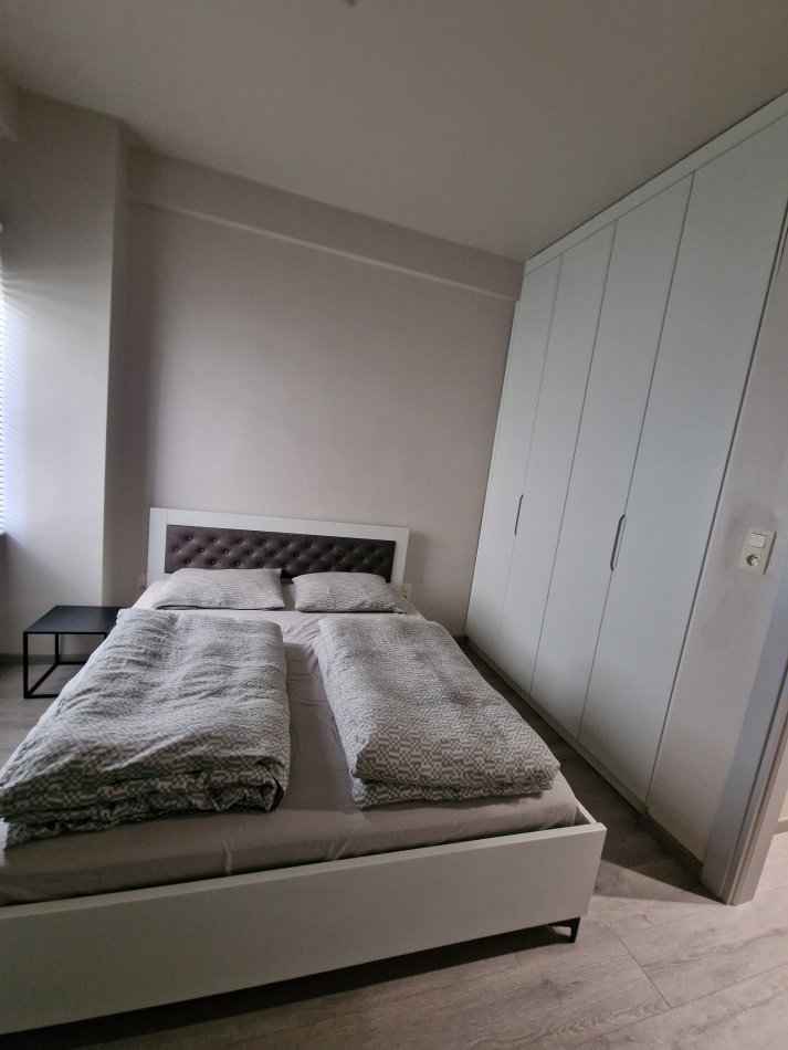 Tirane, jepet me qera apartament 1+1+Ballkon Kati 2, 65 m² 700 € (Rruga Bilal Sina)