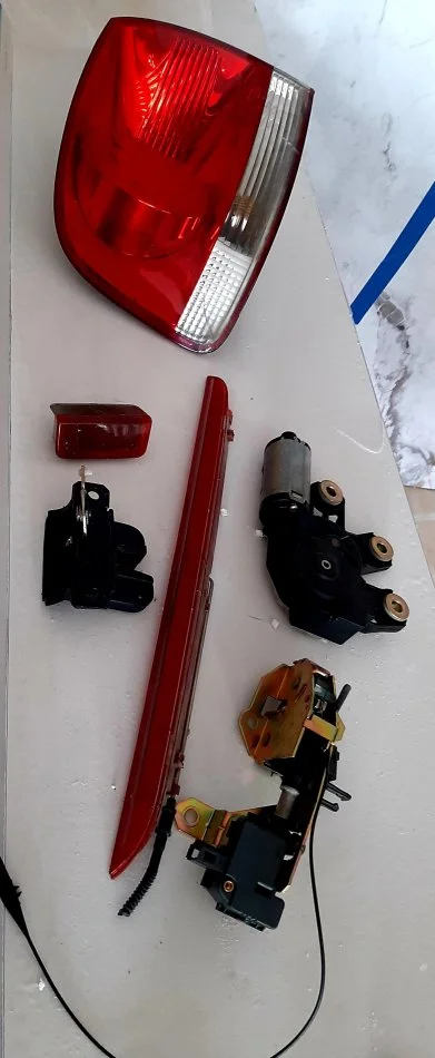 Tirane, shes  Xhami i pasem & stopin e pasem teTuaregu 2.5 i vitit 2006 100 Euro