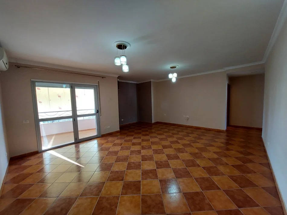 Vlore, shitet apartament 2+1 Kati 7, 119 m² 180.000 € 