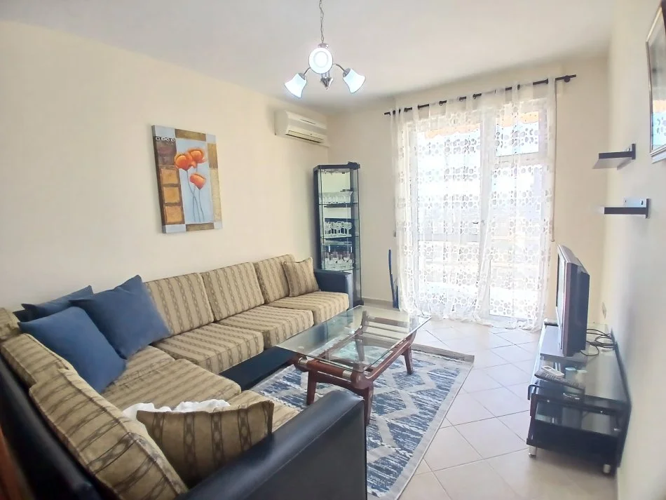 Tirane, jepet me qera 1+1+Ballkon Kati 7, 70 m² 450 € (Don bosko)