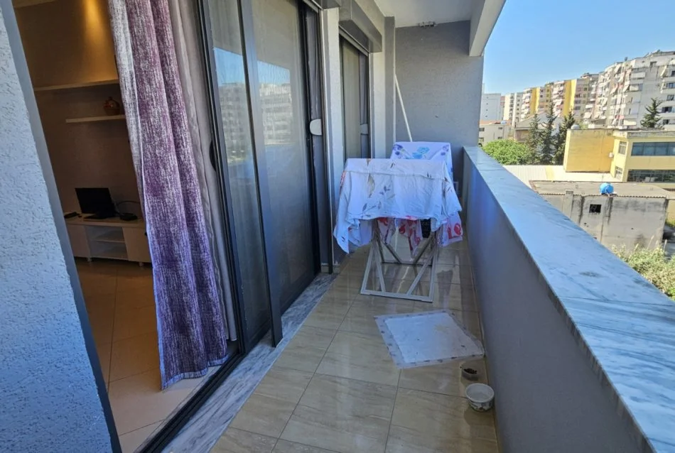 Tirane, jepet me qera apartament 2+1 Kati 4, 114 m² 490 € (Rruga Teodor Keko)