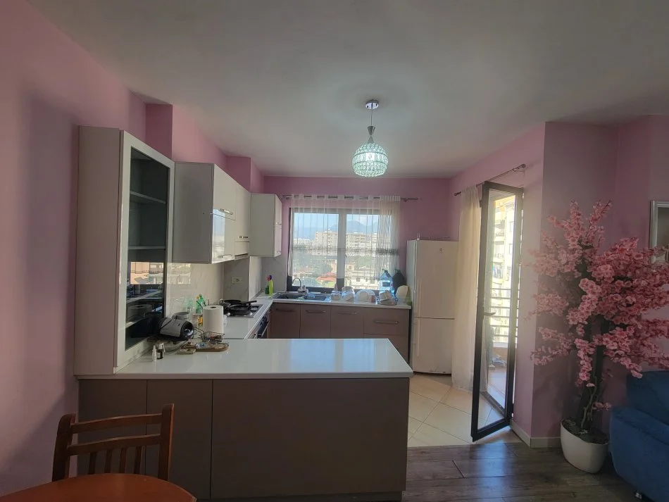 Tirane, shitet 2+1+Ballkon Kati 5, 98 m² 148.000 € (Teodor Keko Astir)