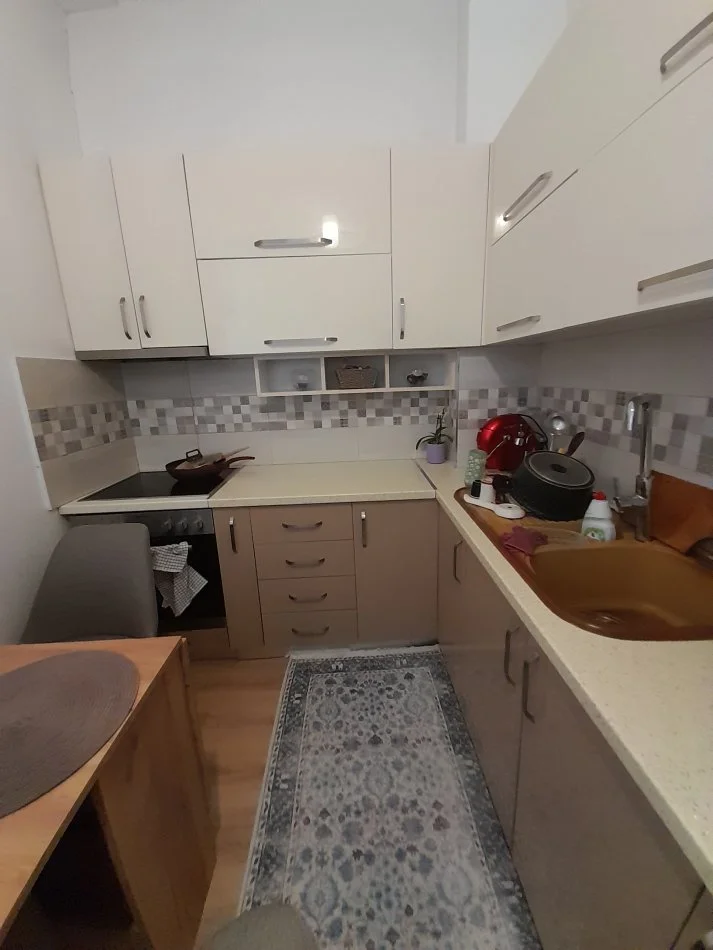 Tirane, jepet me qera apartament 2+1 Kati 2, 83 m² 400 € (fresku)