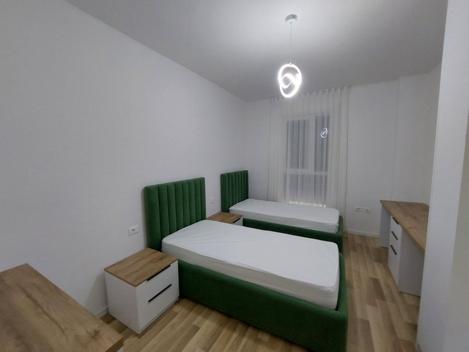 Tirane, jepet me qera apartament 2+1+Ballkon Kati 5, 110 m² 600 € (Don Bosko)