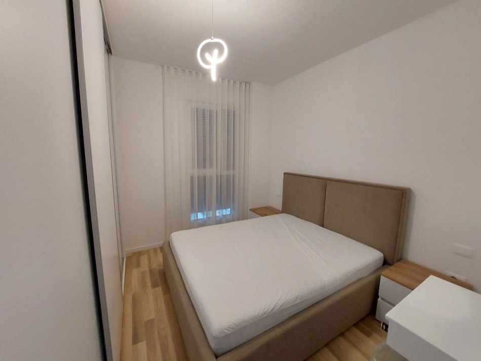 Tirane, jepet me qera apartament 2+1+Ballkon Kati 5, 110 m² 600 € (Don Bosko)