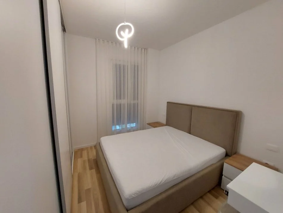 Tirane, jepet me qera apartament 2+1+Ballkon Kati 5, 110 m² 600 € (Don Bosko)