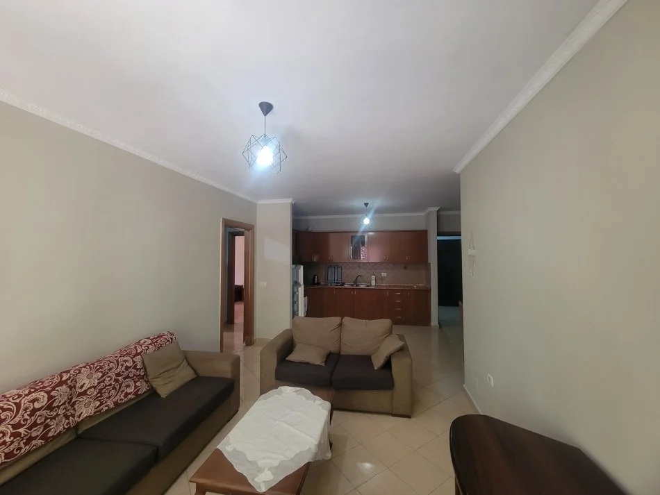 Tirane, jepet me qera 3+1+Ballkon Kati 2, 120 m² 551 € (Rruga 5 Maj)