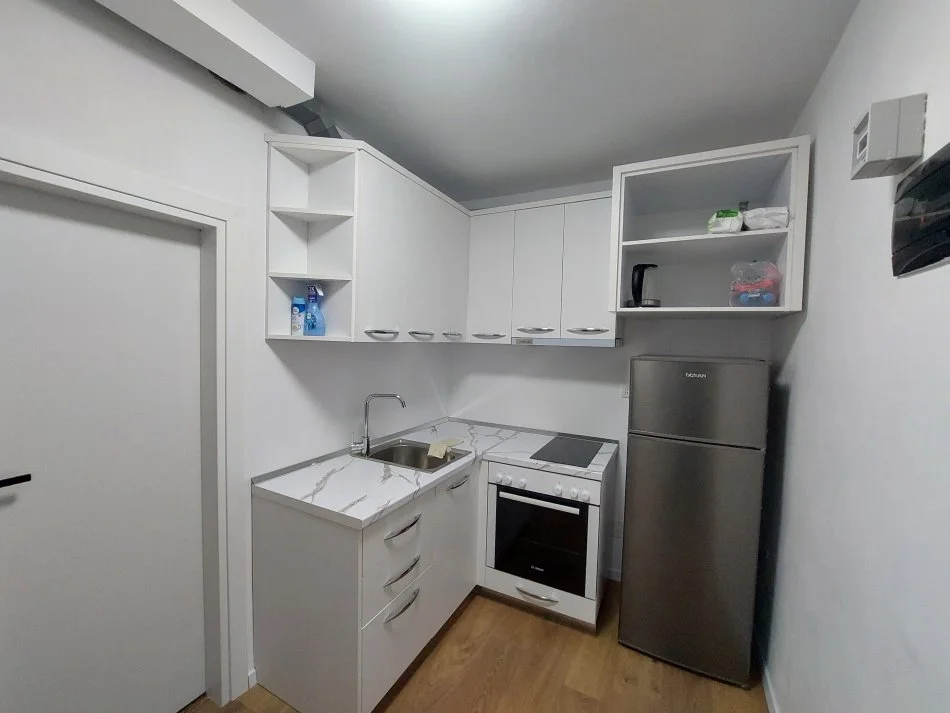 Tirane, jepet me qera garsonier 1+1 Kati 2, 35 m² 350 € 