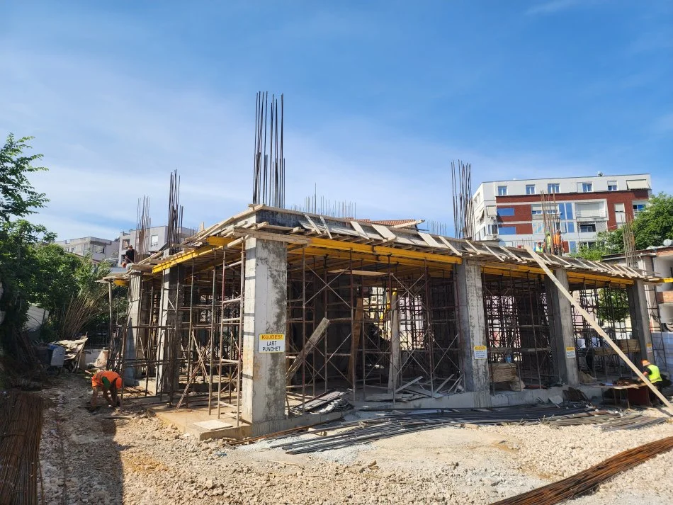 Tirane, shes apartament 2+1+Ballkon Kati 6, 107 m² (RRUGA MIHAL GRAMENO)