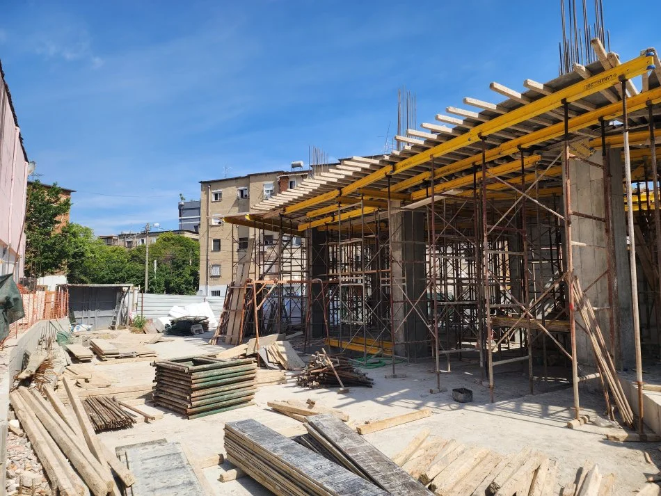 Tirane, shes apartament 2+1+Ballkon Kati 6, 107 m² (RRUGA MIHAL GRAMENO)