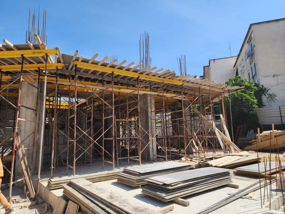 Tirane, shes apartament 2+1+Ballkon Kati 6, 107 m² (RRUGA MIHAL GRAMENO)