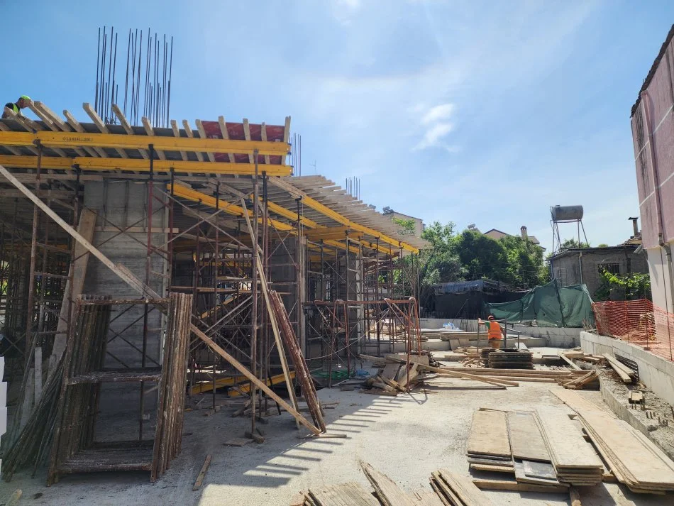 Tirane, shes apartament 2+1+Ballkon Kati 6, 107 m² (RRUGA MIHAL GRAMENO)