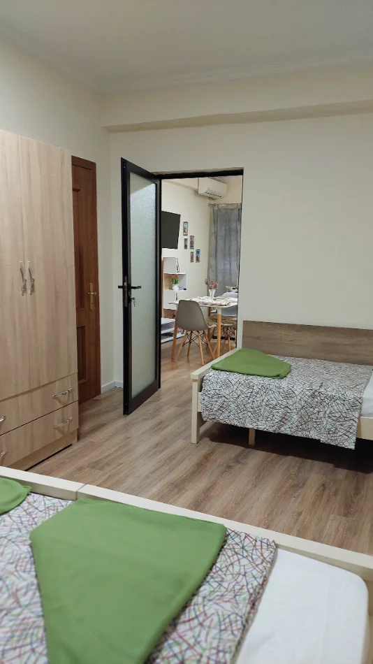 Tirane, jepet me qera apartament 1+1 Kati 1, 55 m² 600 € (Myslym Shyri)