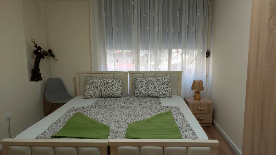 Tirane, jepet me qera apartament 1+1 Kati 1, 55 m² 600 € (Myslym Shyri)