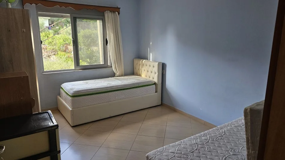 Tirane, jepet me qera apartament 2+1+Ballkon Kati 2, 106 m² 450 € (Muhamet Deliu Fresk)