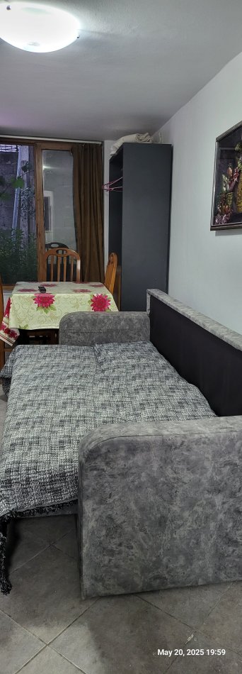 Tirane, jepet me qera apartament 1+1 Kati 0, 40 m² 190 euro (Rruga Halit Bega prane QSUT ose Shkolles se Bashkuar ose Shkolla Bajram Curri.)