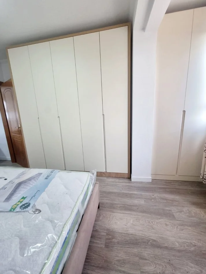 Tirane, jepet me qera apartament 1+1 Kati 5, 50 m² 350 € (Ne fillim te Shkozes)