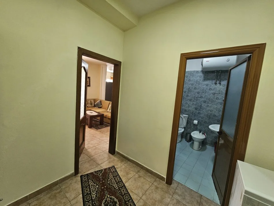 Tirane, jepet me qera apartament 1+1 Kati 5, 86 m² 600 € (SHESHI WILLSON)