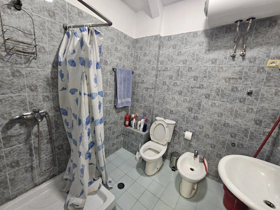 Tirane, jepet me qera apartament 1+1 Kati 5, 86 m² 600 € (SHESHI WILLSON)