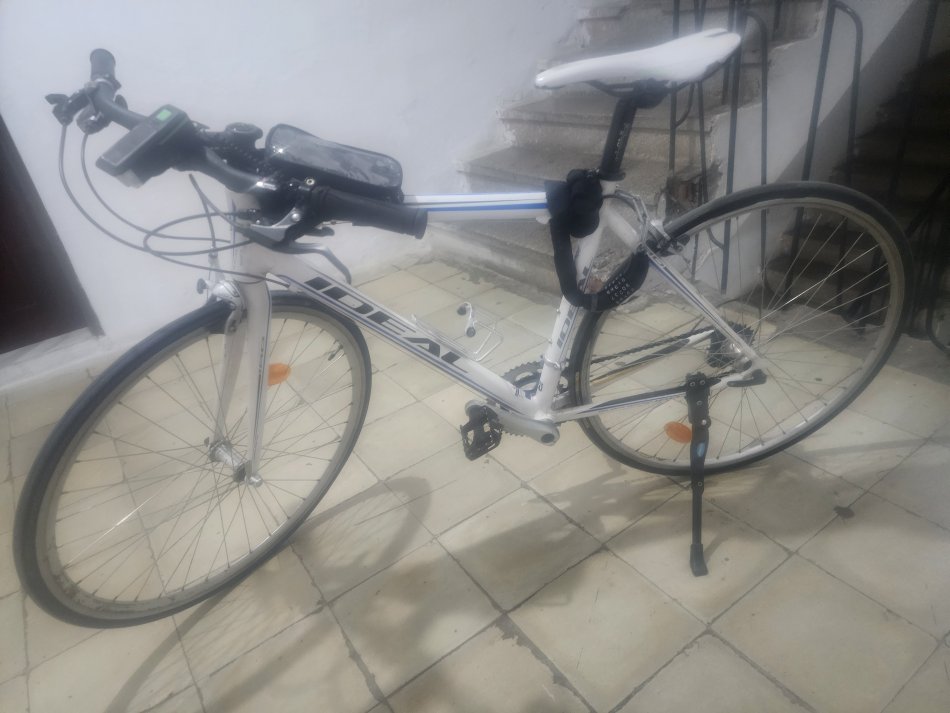 Tirane, shes biciklete Biçikletë kursi e modifikuar e bardhë 250 €