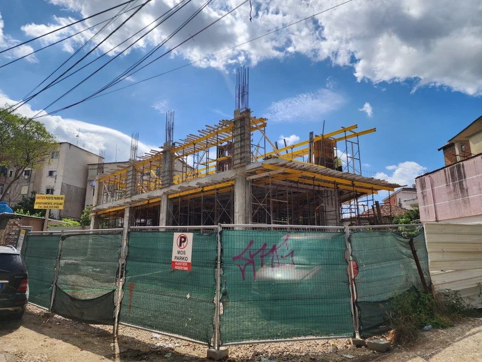 Tirane, Liste me oferta apartament 2+1+Ballkon Kati 6, 107 m² (Rruga Mihal Grameno)