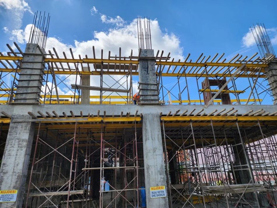 Tirane, Liste me oferta apartament 2+1+Ballkon Kati 6, 107 m² (Rruga Mihal Grameno)