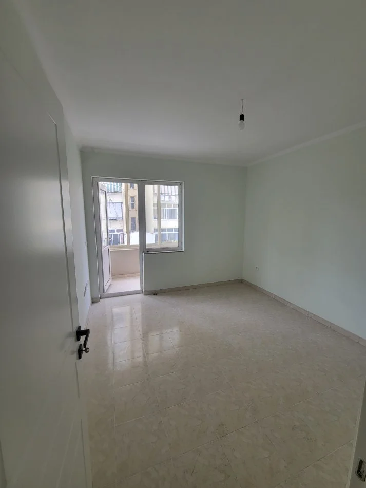Tirane, jepet me qera apartament 2+1+Ballkon Kati 2, 145 m² 500 € (Dritan Hoxha)