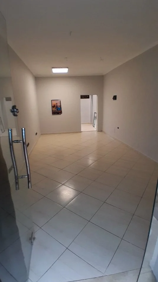Tirane, jepet me qera zyre , 45 m²  400 € (Pjeter Bogdani)