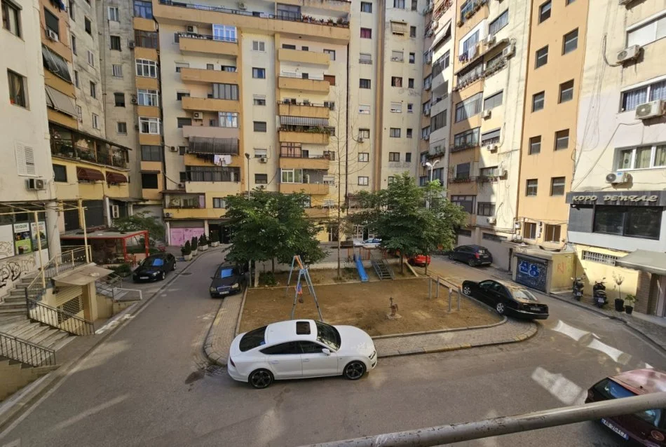 Tirane, shitet apartament 2+1 Kati 5, 116 m² 185.000 € (Bulevardi Bajram Curri)