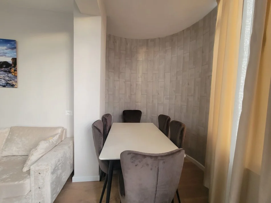 Tirane, shitet 2+1+Ballkon Kati 3, 99 m² 171.000 € (Rruga Dibres)