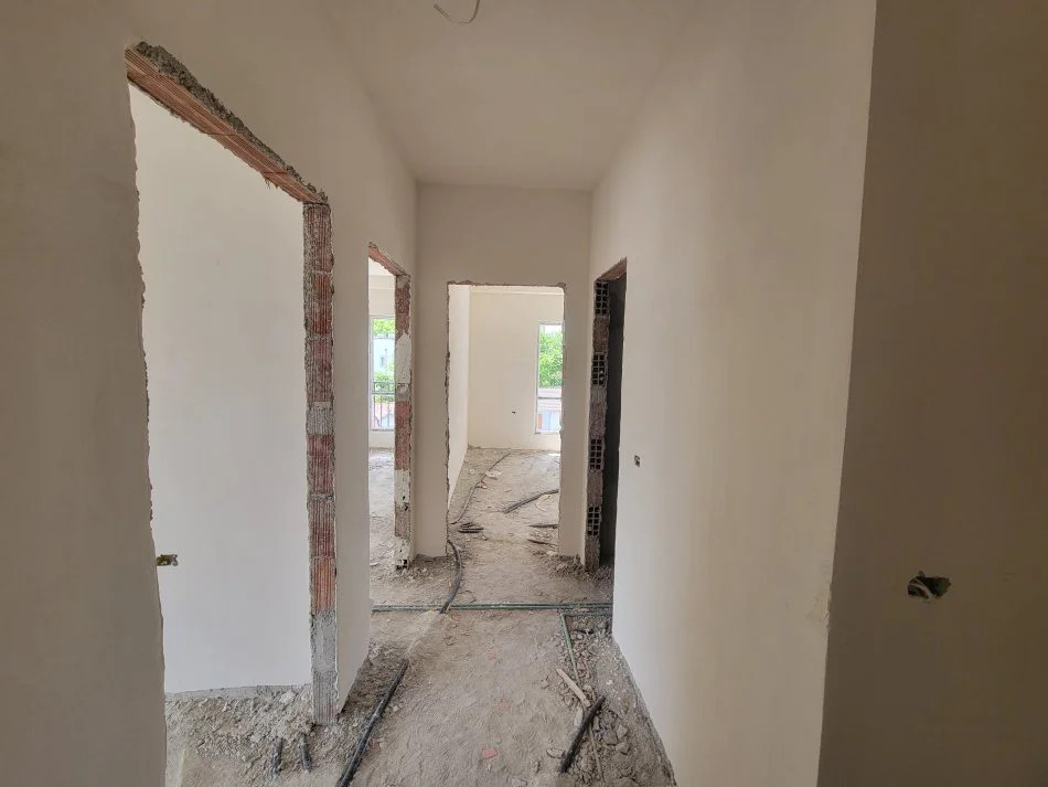 Tirane, shitet apartament 2+1+Ballkon Kati 4, 91 m² 128.000 € (Rruga Selaudin Zorba QSUT)