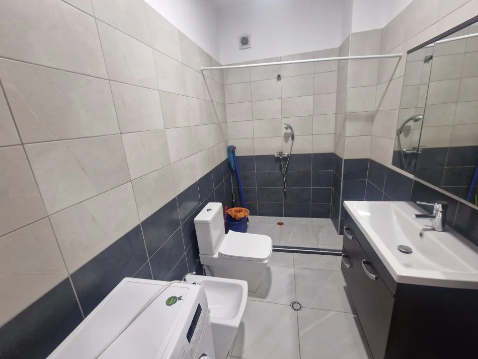 Tirane, shitet apartament 1+1 Kati 8, 71 m² 110.000 € 