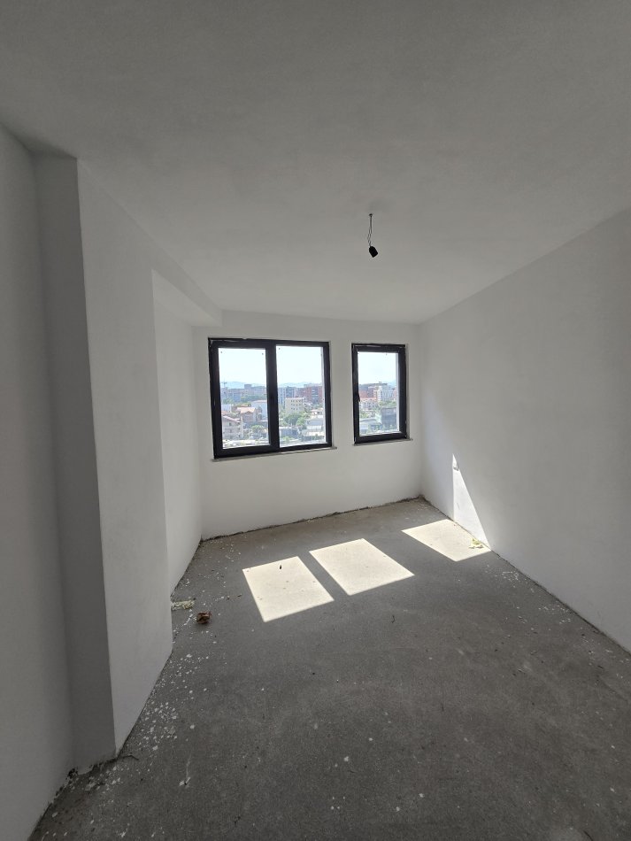 Tirane, shitet apartament 3+1+Ballkon Kati 4, 132 m² 