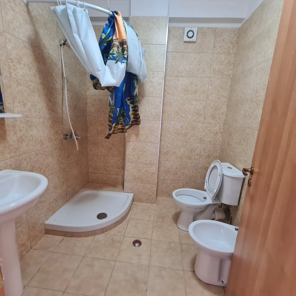 Tirane, jepet me qera apartament 3+1 bosh, pas Zoologjikut, Kati 2, 130 m² 450 € (Eduart Mano)