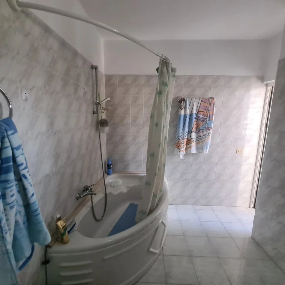 Laprak,  jap 2+1+Ballkon, Kati 5, 85 m² 500 € (Kupola)