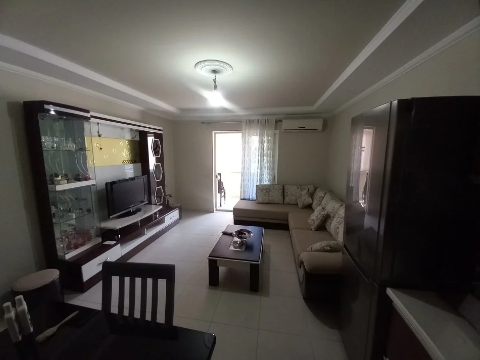 Tirane, jepet me qera apartament 3+1+Ballkon Kati 3, 75 m² 500 € 