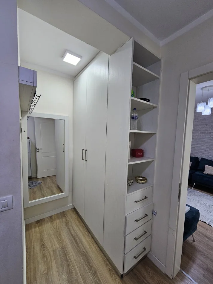 Tirane, jepet me qera apartament 2+1 Kati 4, 60 m² 55.000 ALL (Rr. Mihal Grameno, Pas Lej&Laj)