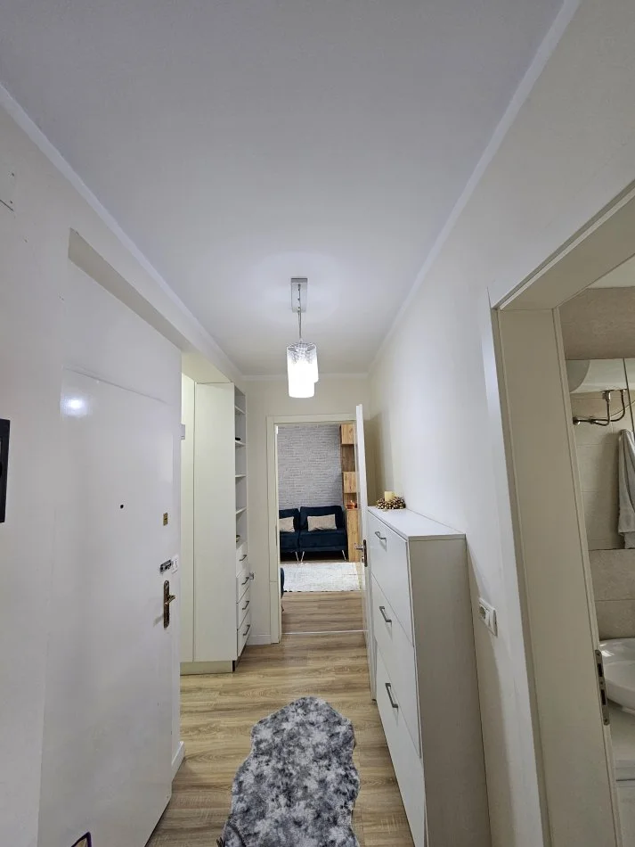 Tirane, jepet me qera apartament 2+1 Kati 4, 60 m² 55.000 ALL (Rr. Mihal Grameno, Pas Lej&Laj)