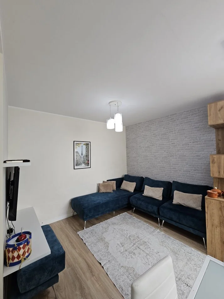 Tirane, jepet me qera apartament 2+1 Kati 4, 60 m² 55.000 ALL (Rr. Mihal Grameno, Pas Lej&Laj)