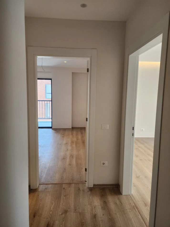 Tirane, jepet me qera apartament 2+1 Kati 6, 92 m² 500 € (Bulevardi i Ri)