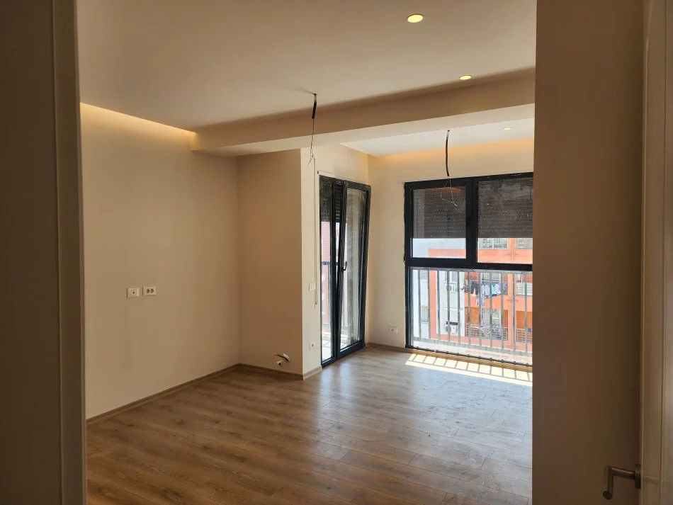 Tirane, jepet me qera apartament 2+1 Kati 6, 92 m² 500 € (Bulevardi i Ri)