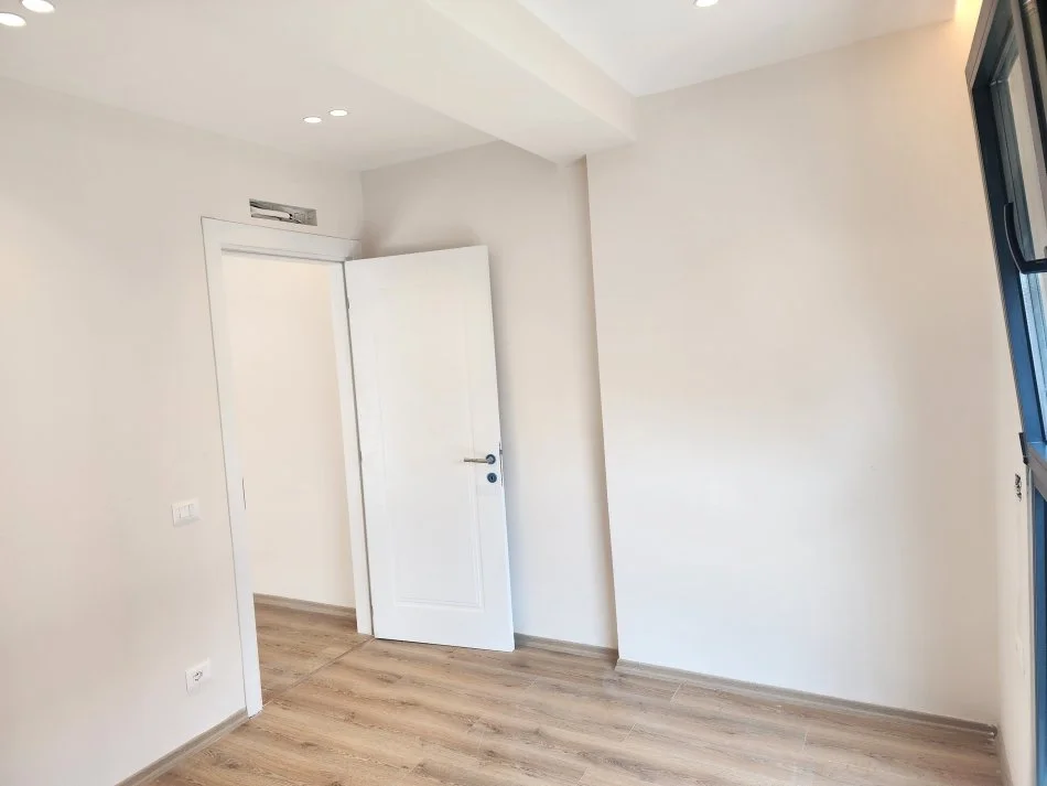 Tirane, jepet me qera apartament 2+1 Kati 6, 92 m² 500 € (Bulevardi i Ri)