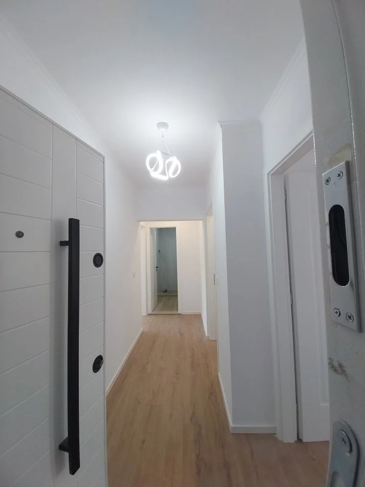 Tirane, shitet apartament 2+1 Kati 3, 64 m² 169.001 € (Rruga kavajes)