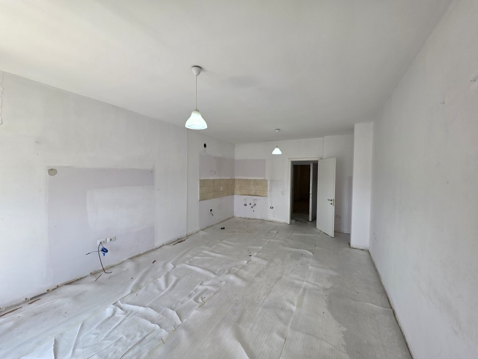 Tirane, shitet apartament 1+1+Ballkon Kati 6, 68 m² 117.000 € (Rruga Aleksander Moisiu)