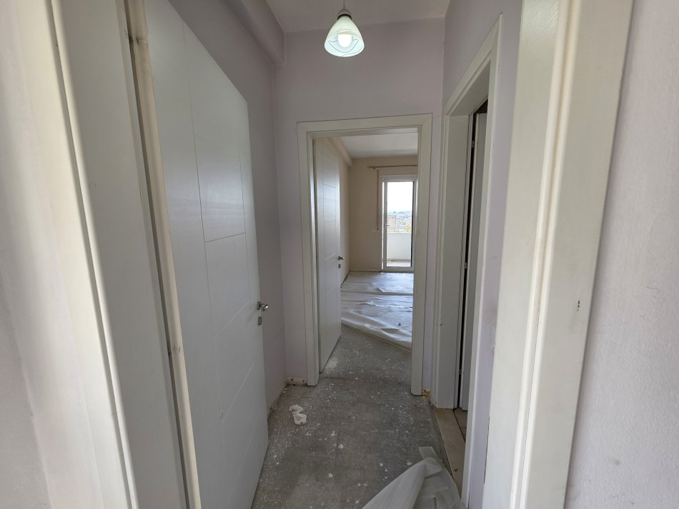 Tirane, shitet apartament 1+1+Ballkon Kati 6, 68 m² 117.000 € (Rruga Aleksander Moisiu)