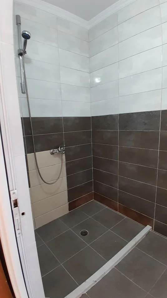 jepet me qera apartament Kati 1, 79 m² 450 € (Rezidenca Amerikane)