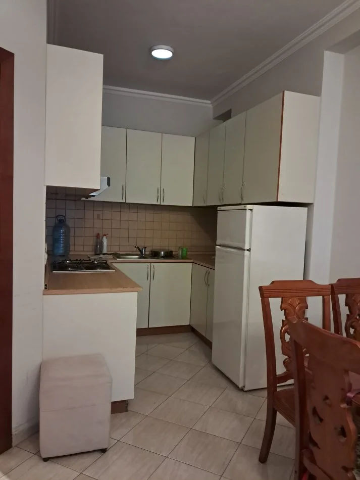 Tirane, jap me qera apartament 1+1+Aneks+Ballkon Kati 6, 67 m² 550 € 