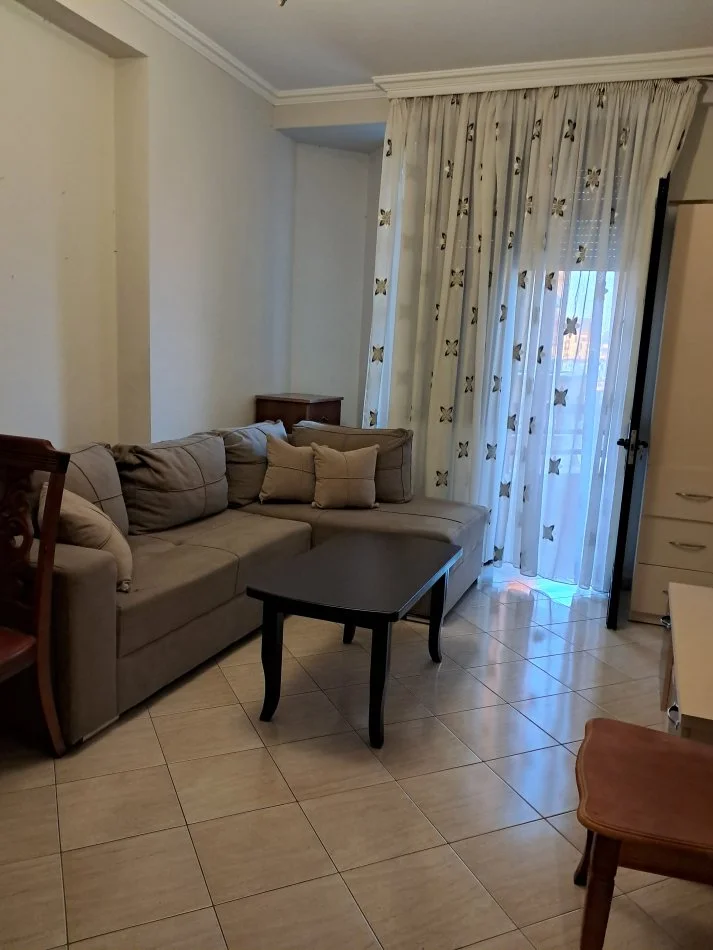 Tirane, jap me qera apartament 1+1+Aneks+Ballkon Kati 6, 67 m² 550 € 