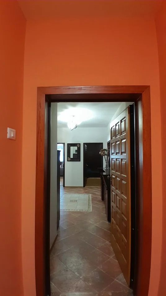 Tirane, jepet me qera apartament 2+1+Ballkon , 155 m² 1.500 € (Rr. Pjeter Bogdani)